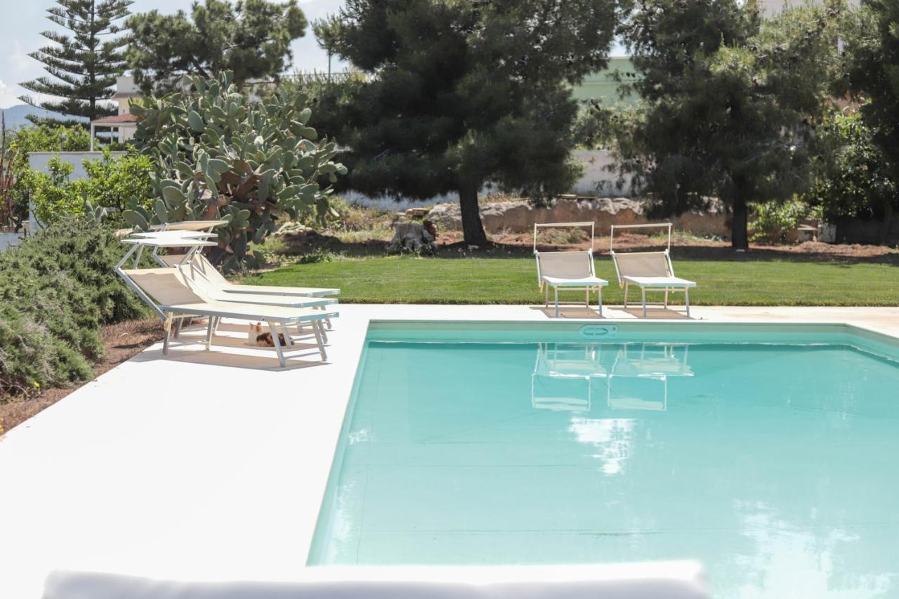 Villa Dyria Exclusive Swimming Pool Monopoli Bagian luar foto